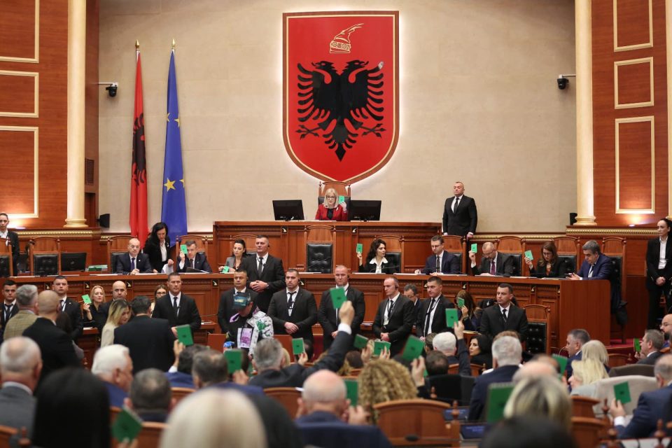 СП го отфрли предлогот на Баша, кој побара Албанија да му даде на Косово 50 милиони долари за воена опрема