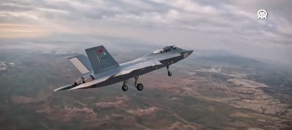 ВИДЕО: Турција објави снимка од првиот лет на борбениот авион Каан од петта генерација
