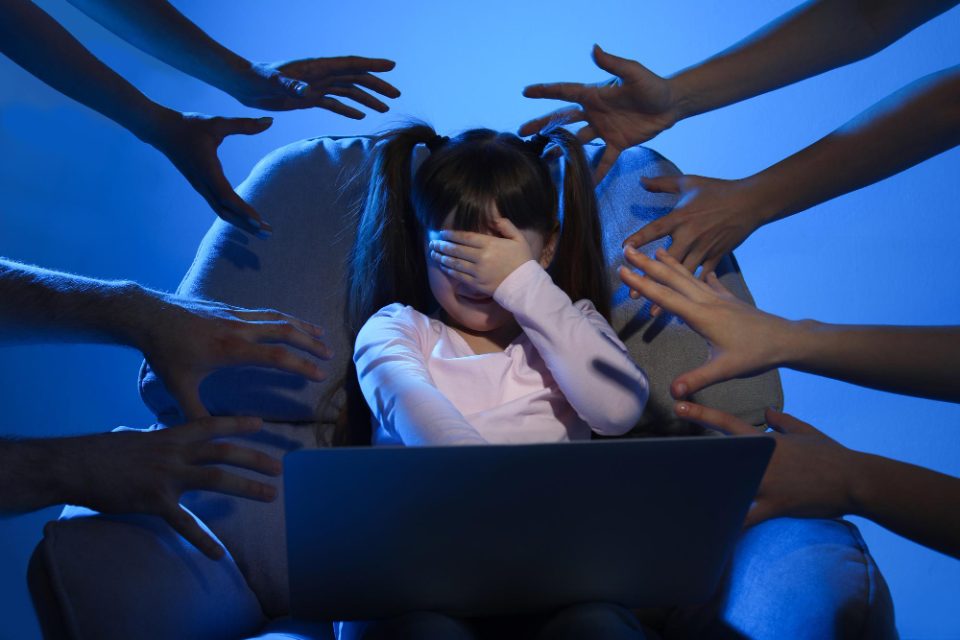 Секое шесто дете на училиште било жртва на кибер малтретирање
