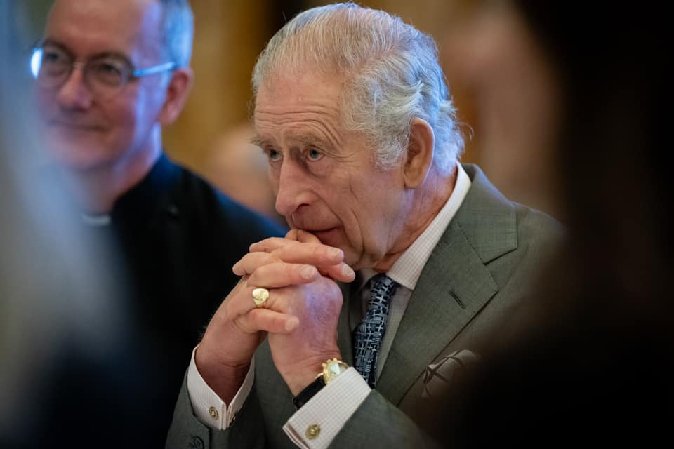 „Плачев поголем дел од времето“: Ново огласување на кралот Чарлс по дијагнозата на рак