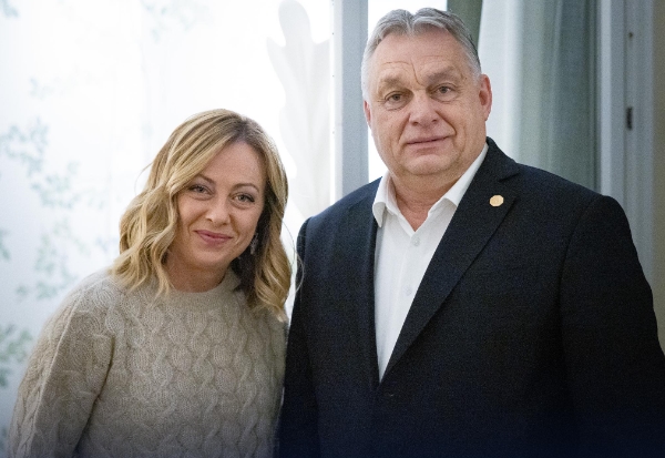 Орбан разговараше со Мелони и Макрон пред самитот на ЕУ