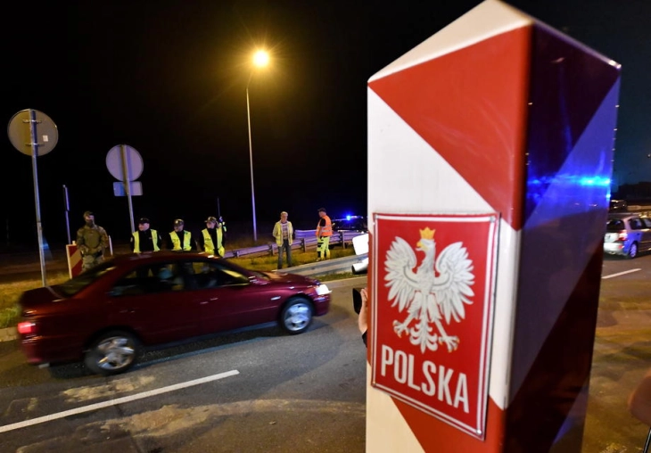 Полска ја продолжува привремената гранична контрола со Словачка