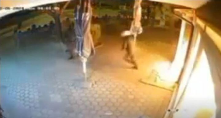 ТВ Телма објави ВИДЕО: Како тројца маскирани го подметнуваат пожарот во кафе барот Барон пред да се случи убиството на Туша
