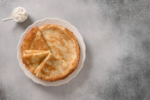 ПОСНИ ПАЛАЧИНКИ СО 2 СОСТОЈКИ Еве го трикот што ги прави секогаш тенки и меки!