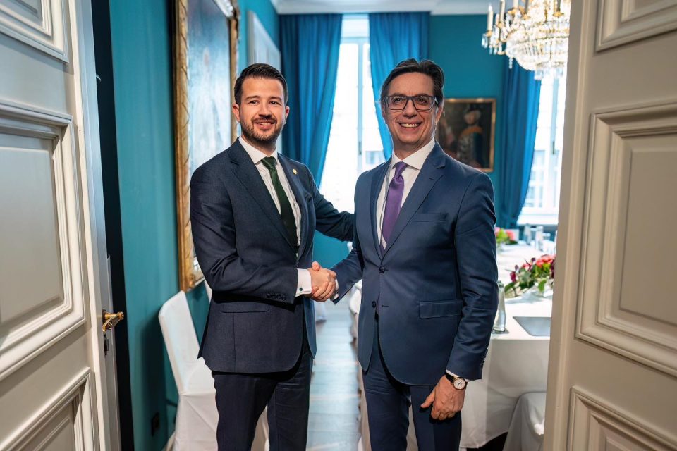 Претседателот Пендаровски на средба со претседателот на Црна Гора, Милатовиќ