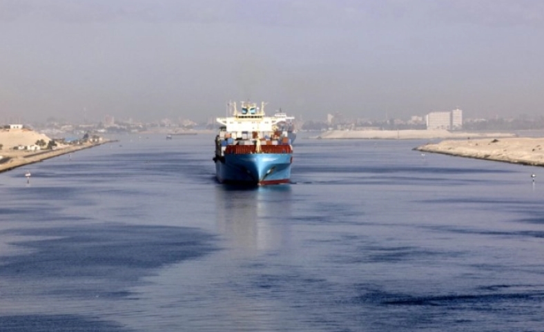 Речиси преполовена пловидбата по Суецкиот канал
