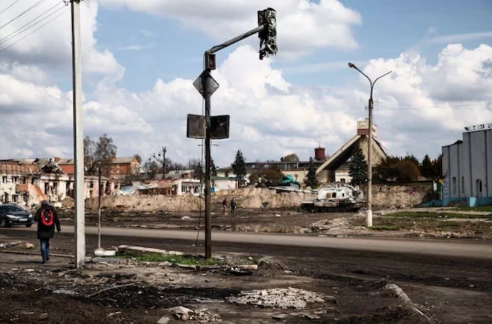 Украинската армија соопшти дека се повлекла од уште две села во близина на Авдеевка