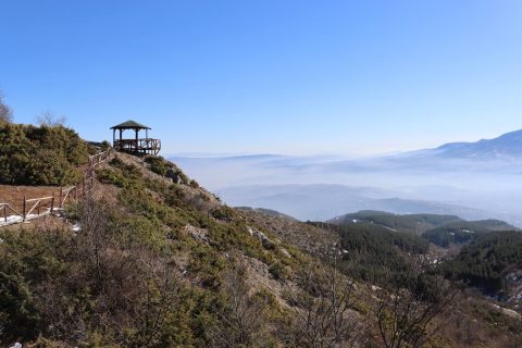 Променливо облачно време со сончеви периоди