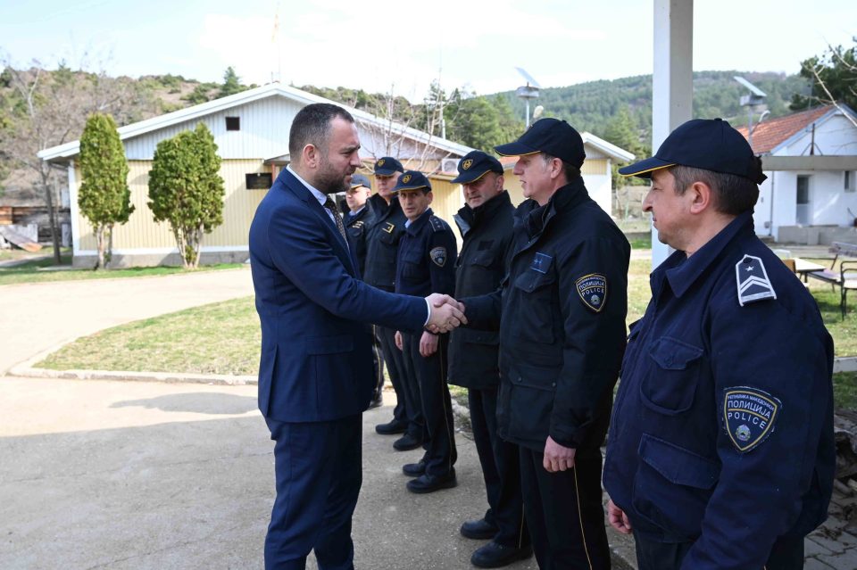 Тошковски во посета на Полициската станица за граничен надзор Чашка