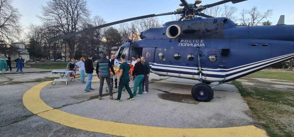 ВИДЕО: Полициски хеликоптер пренесе повредено лице од Шар Планина до Клиничкиот центар во Скопје