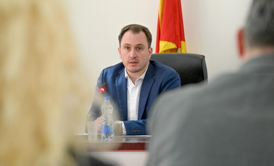 Андоновски на средба со секретарите на сите општини во Република Македонија