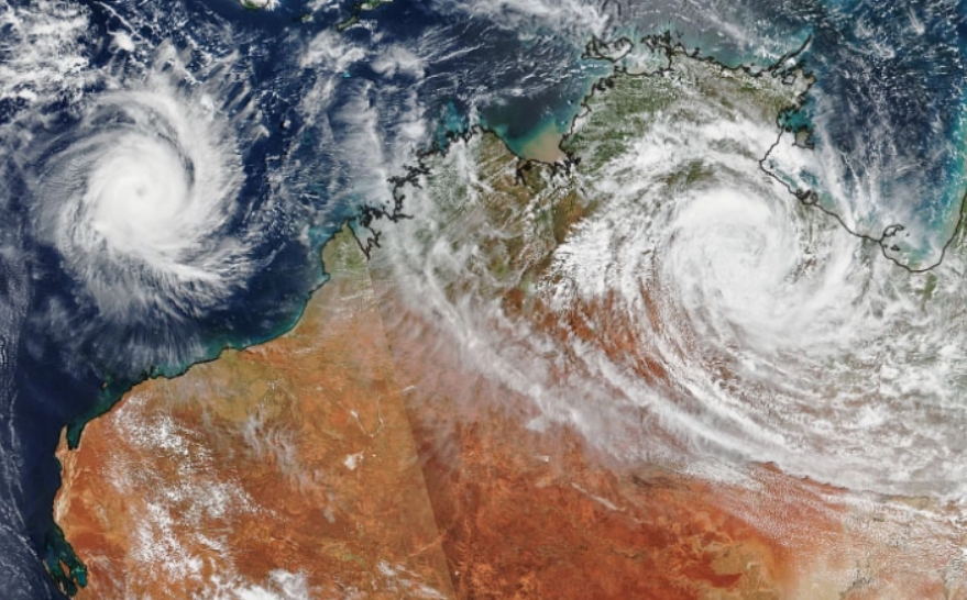 Циклон на северот на Австралија, 700 луѓе останаа блокирани од остатокот од земјата