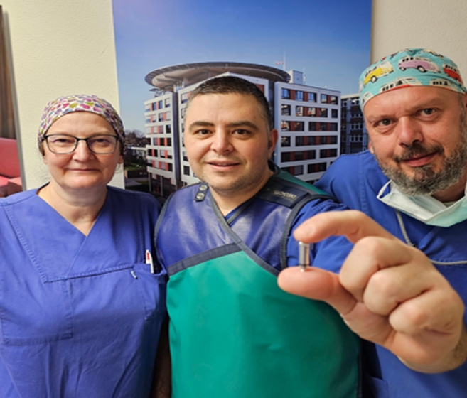 Најновиот модел на најмалиот срцев пејсмејкер во светот, имплантиран од Македонец во Германија