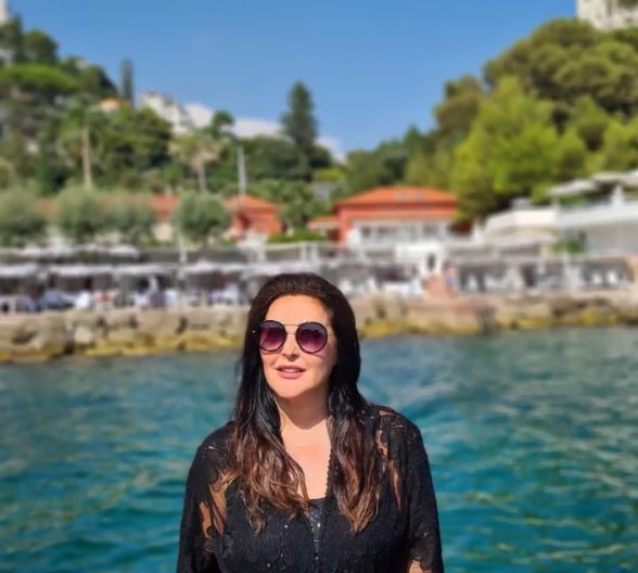 (ФОТО) Се ожени синот на Драгана Мирковиќ: Први слики од тајната свадба, торта на 5 ката и декорација чист луксуз