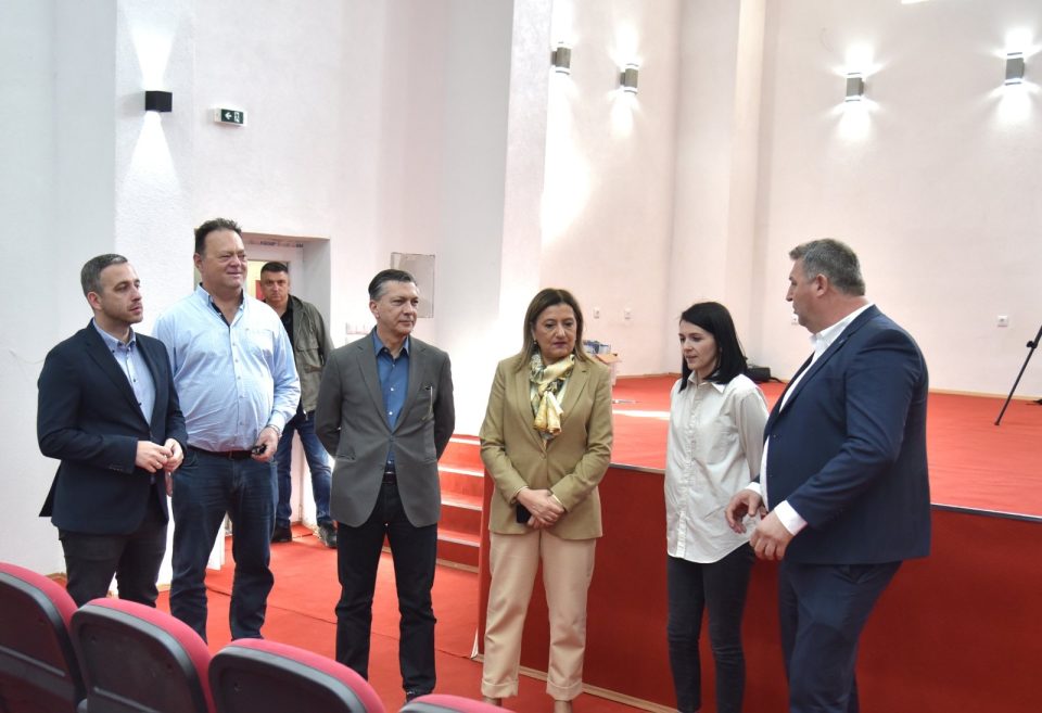 Костадиновска-Стојчевска: Вложуваме во секоја општина, со 7,5 милиони денари ја унапредуваме културата и во Кривогаштани
