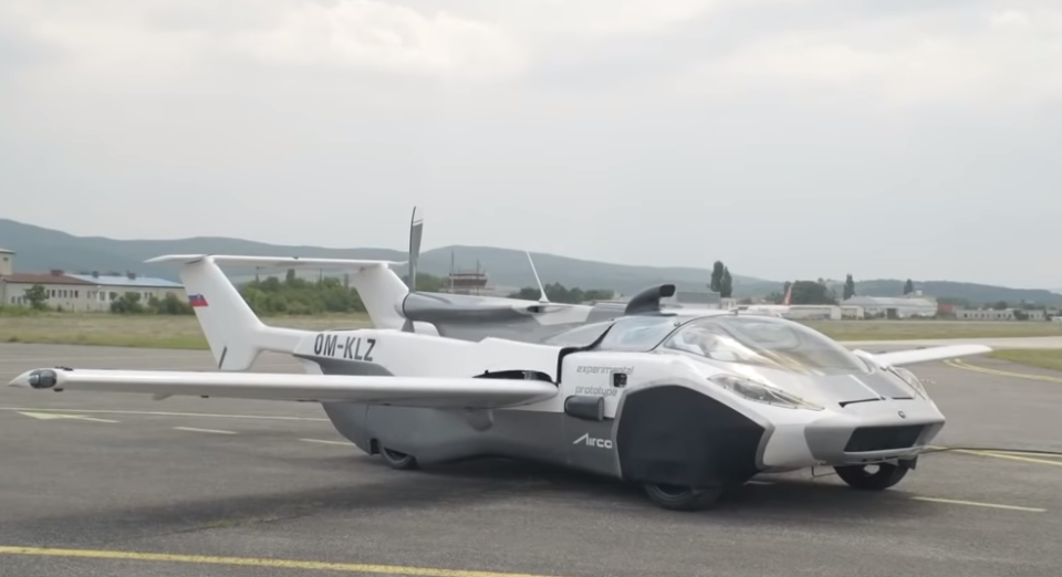 Кинеска компанија ги купи правата на технологијата на словачкиот летечки автомобил „Еркар“
