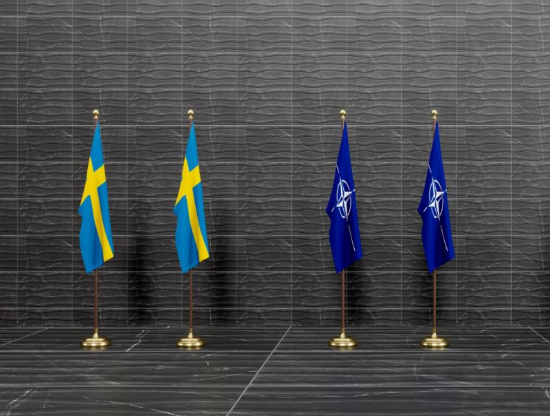 Знамето на Шведска во понеделник ќе биде подигнато пред седиштето на НАТО
