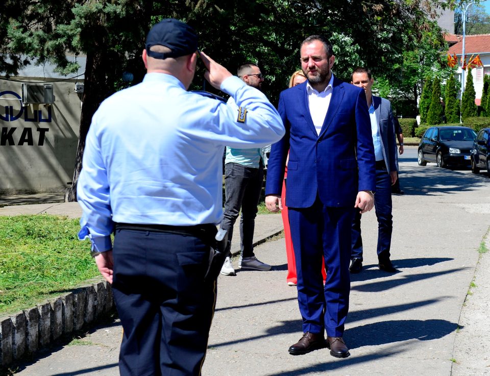 Министерот Тошковски во посета на Отсекот за управни работи и Оддлеението за внатрешни работи во Кочани