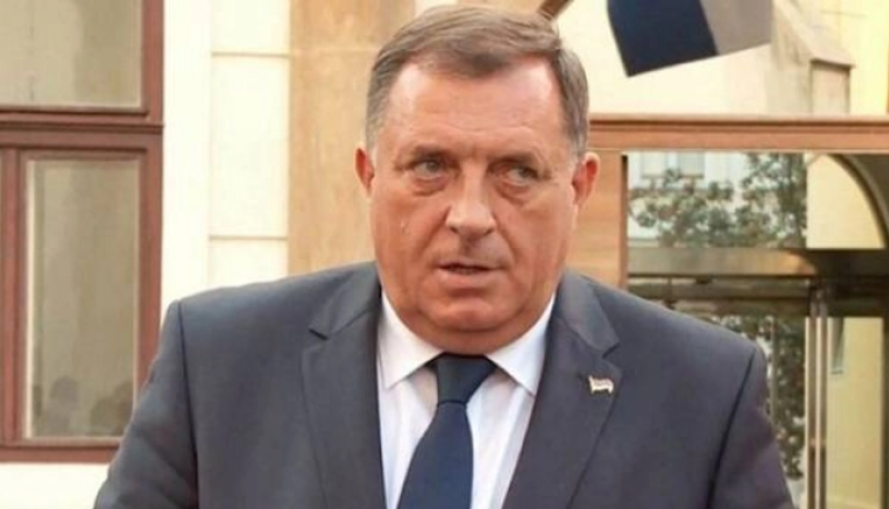 Додик планира „економска унија“ со Орбан и Вучиќ