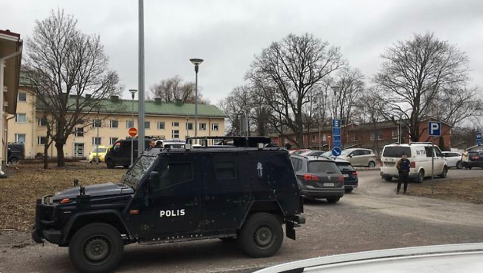 Во пукањето во училиштето во Финска ранети најмалку три деца