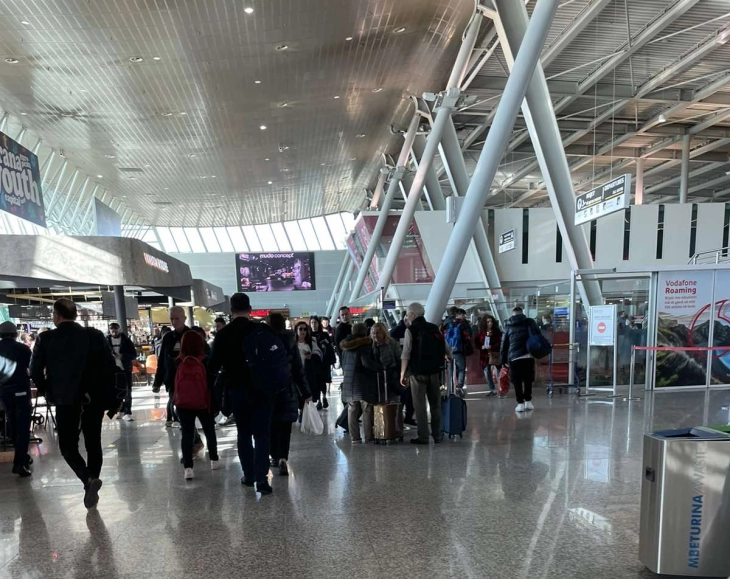 На аеродромот во Тирана во првите три месеци рекордни над 1,9 милиони патници