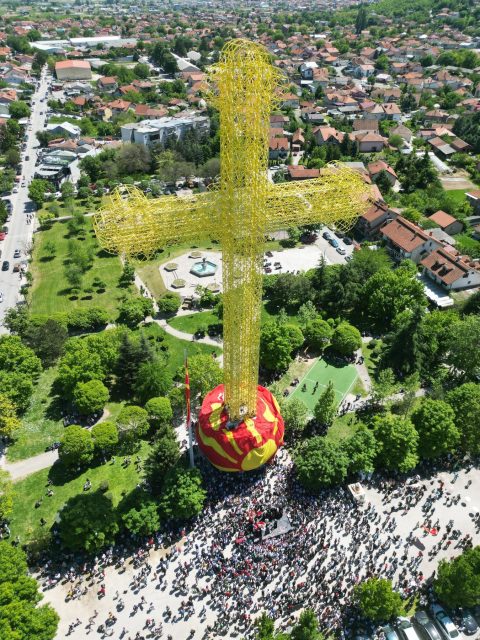 Осветен крстот во Драчево, втор по големина во државата