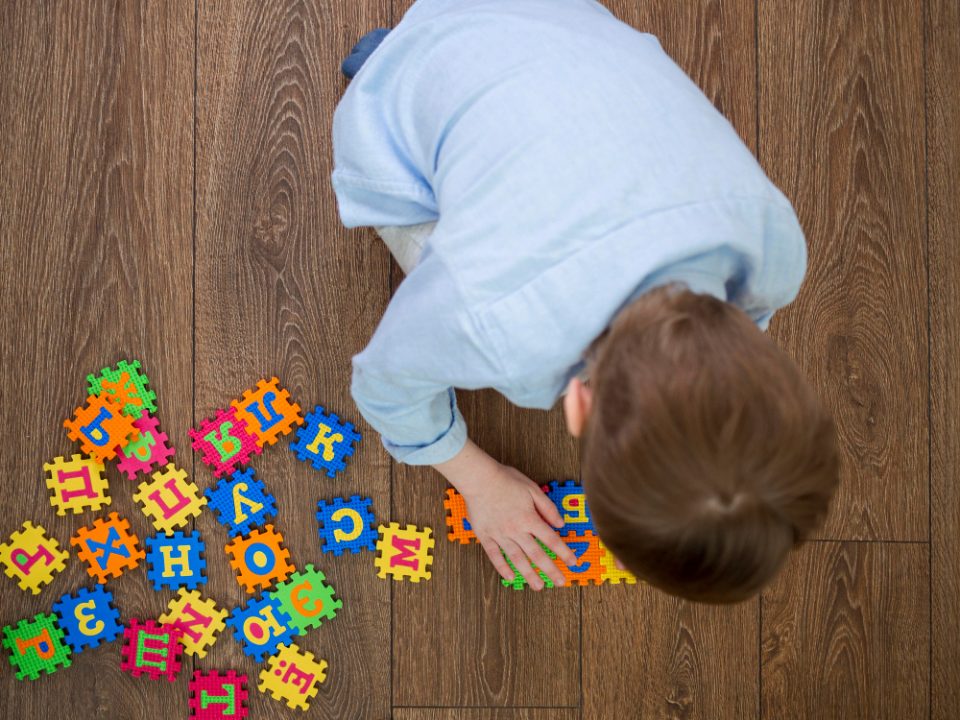 Раните знаци на аутизам може да се откријат и пред тригодишна возраст