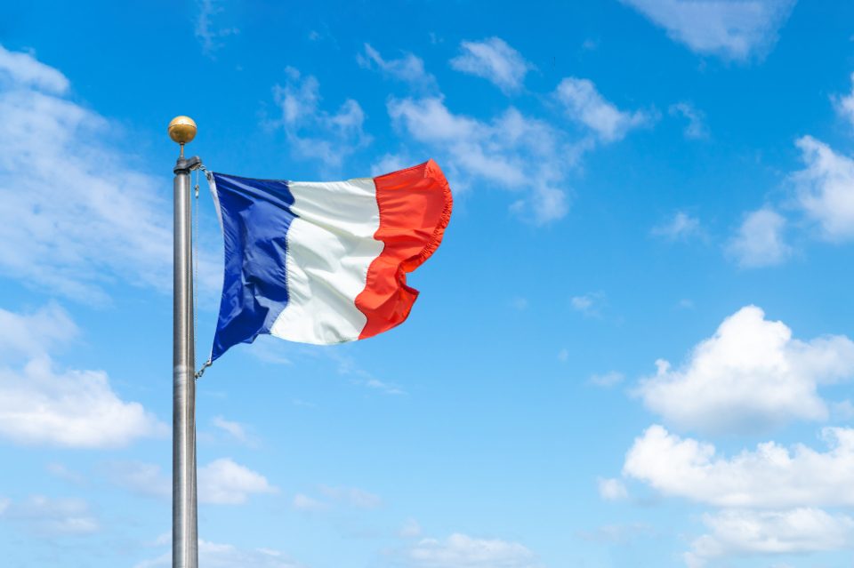 Во Франција се одржува првиот круг вонредни парламентарни избори