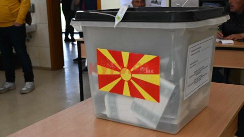 Во општините Дебар и Центар Жупа избирачките места отворени навреме