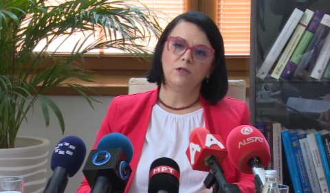 Петрова: Незаконски се одлуките за вработувања и унапредувања во МФ и согласностите за вработувања во јавниот сектор