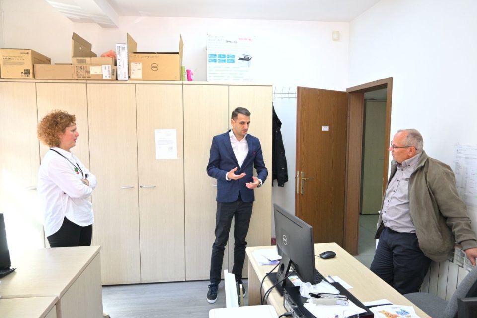 Велковски оствари посета на центрите за социјална работа во Прилеп и Крушево: Да го подобриме системот за социјална заштита