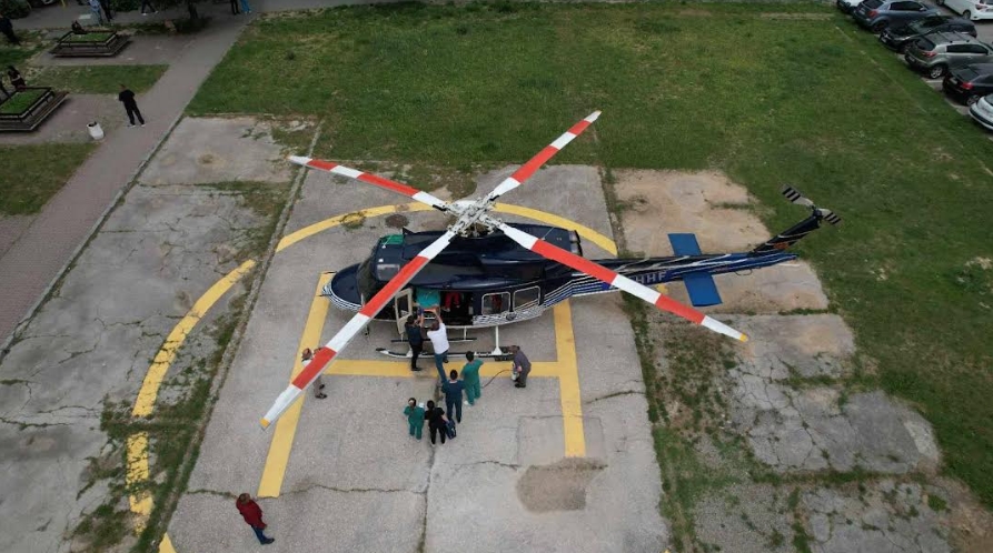Mакедонски државјанин со полициски хеликоптер транспортиран за подолготрајна медицинска нега од Унгарија во Скопје