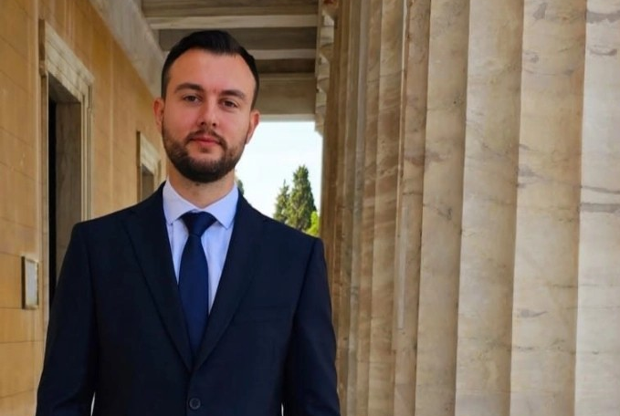 Ослободен грчкиот пратеник кој вчера физички нападна негов колега во Парламентот