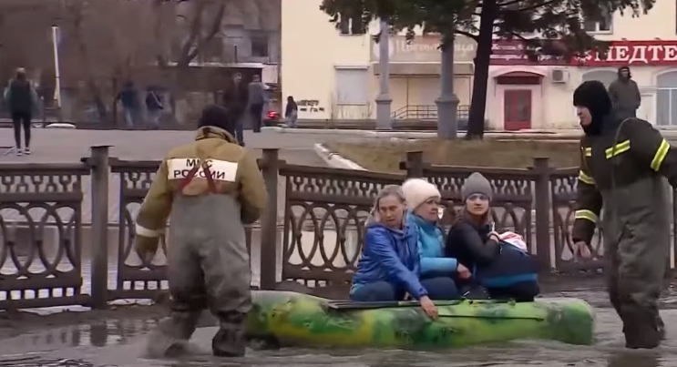 Над 10.400 домови поплавени во Русија