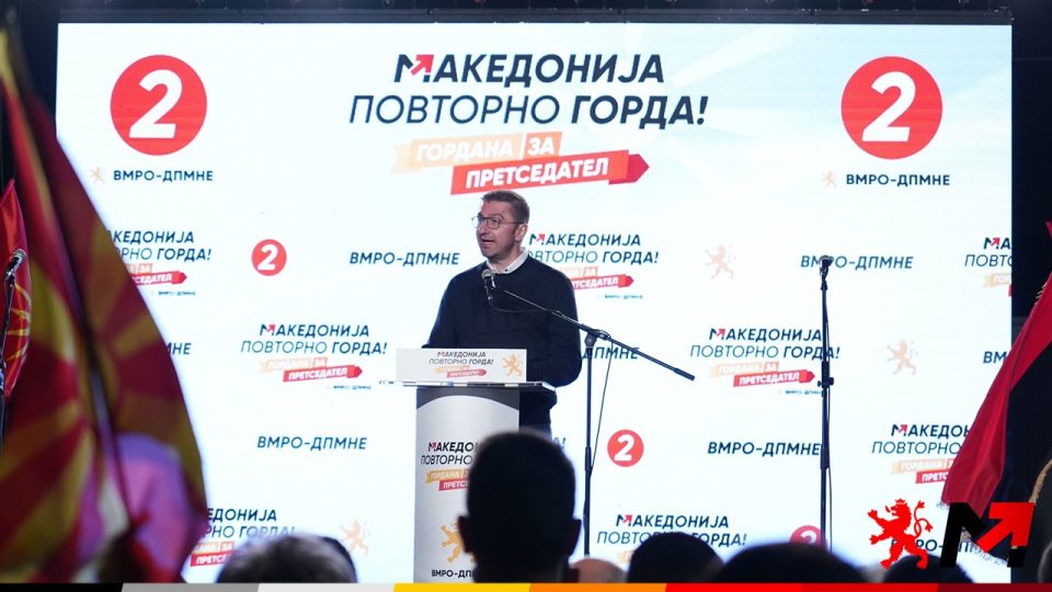 Мицкоски со одговор до Пендаровски: Кога ќе изгубиш на изборите, стани претседател на СДСМ па ќе дебатираме, а сега да и се извиниш на Силјановска Давкова за навредите