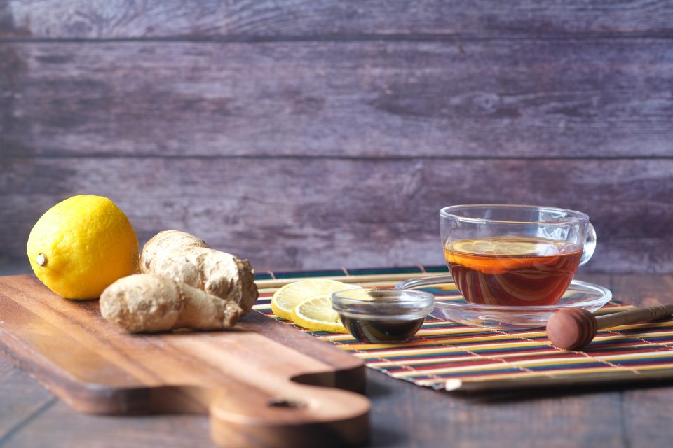 Брз чај од ѓумбир, мед и лимон за подобар имунитет