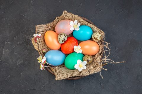 За среќа и напредок во семејството: Еве кога треба да се бојадисуваат велигденските јајца