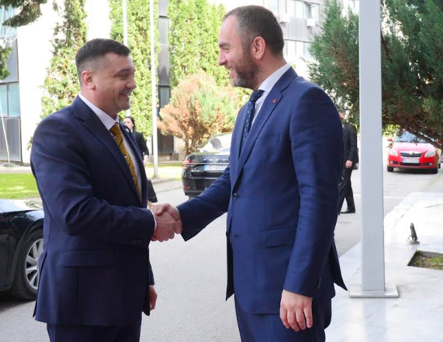 Тошковски на средба со со министерот за внатрешни работи на Молдавија
