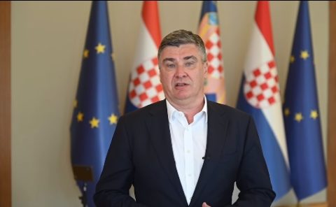 Милановиќ не може да биде ниту мандатар, ниту премиер, дури и ако поднесе оставка