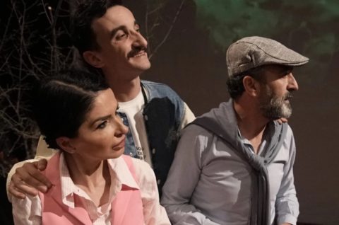„Адамс Фемили“ – премиера во Албански театар