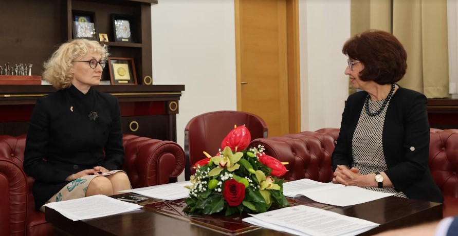 Претседателката Сиљановска Давкова оствари средба со украинската амбасадорка