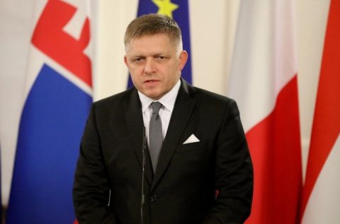 Фицо погоден е во градите и стомакот: Словачкиот претседател во тешка животозагрозувачка состојба