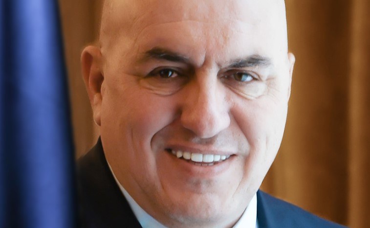 Италијанскиот министер за одбрана итно превезен во болница