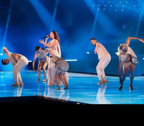 ДРАМА: Претставничката на Израел на Евровизија не смее да ја напушти хотелската соба, добива смртни закани – еве што ги чека организаторите доколку настапи!