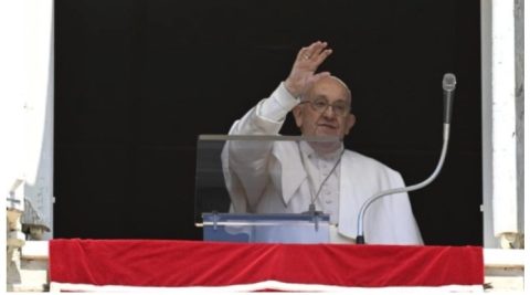 Папата им го честиташе Велигден на православните христијани