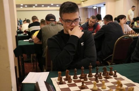 Првенства на Македонија во шах: За титулата кај мажите има повеќе кандидати, кај дамите се издвоија шахистките на ШК Алкалоид.
