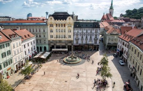 По атентатот на премиерот: Повици за прекин на говорот на омраза во Словачка