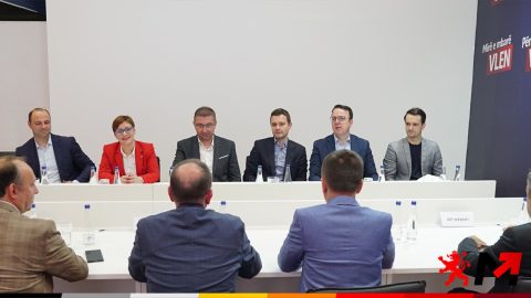 ВМРО-ДПМНЕ и Вреди ги продолжуваат разговорите за нова влада