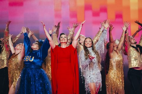 ВИДЕО: Швеѓаните брутално саркастични – Преку песна се извинија што најмногу победуваат на Евровизија