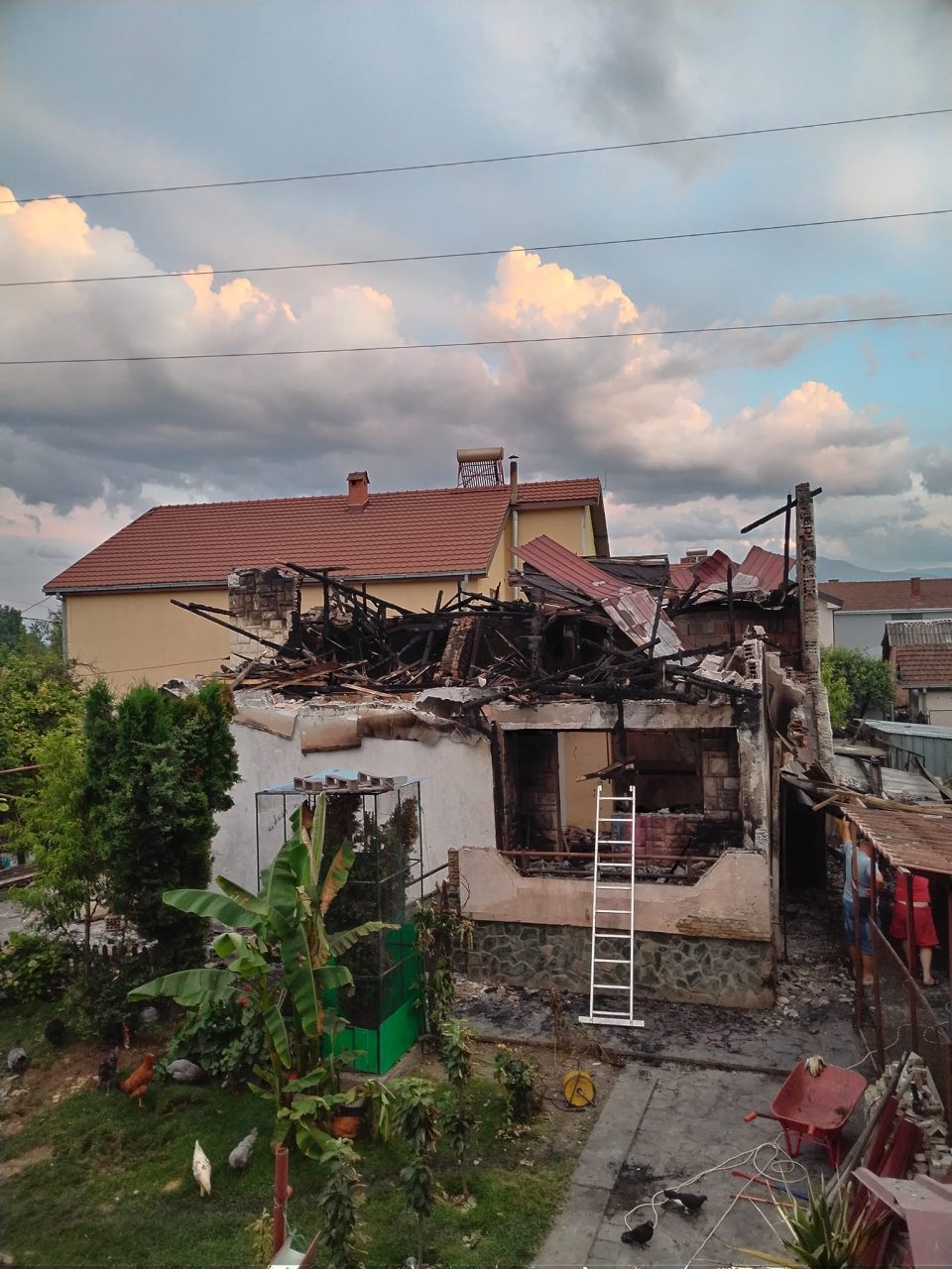 Апел за помош на семејството Богановски од Јурумлери чиј дом изгоре во пожар